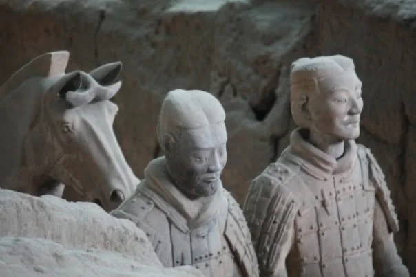 Terracotta warrior figures and a horse in Xi'an
